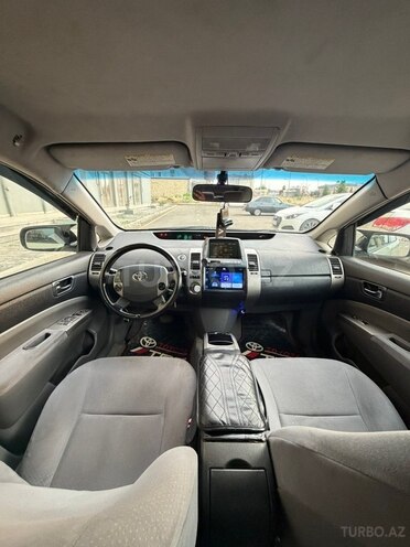 Toyota Prius-4