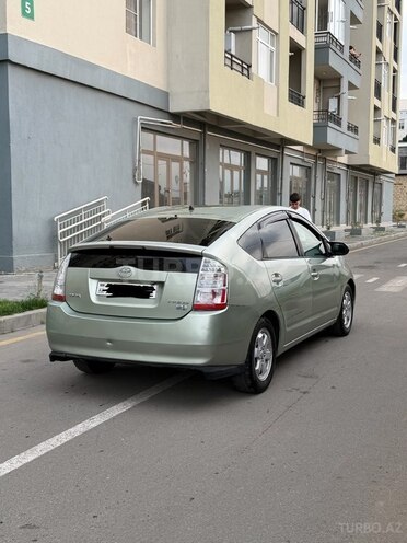 Toyota Prius-3