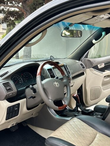 Toyota Land Cruiser Prado-7