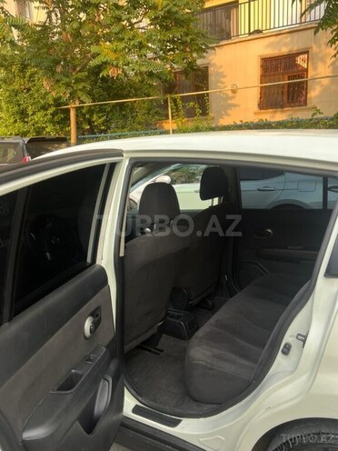 Nissan Tiida-7