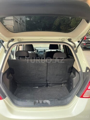 Nissan Tiida-8