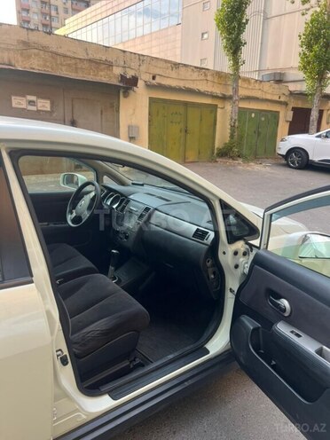 Nissan Tiida-9