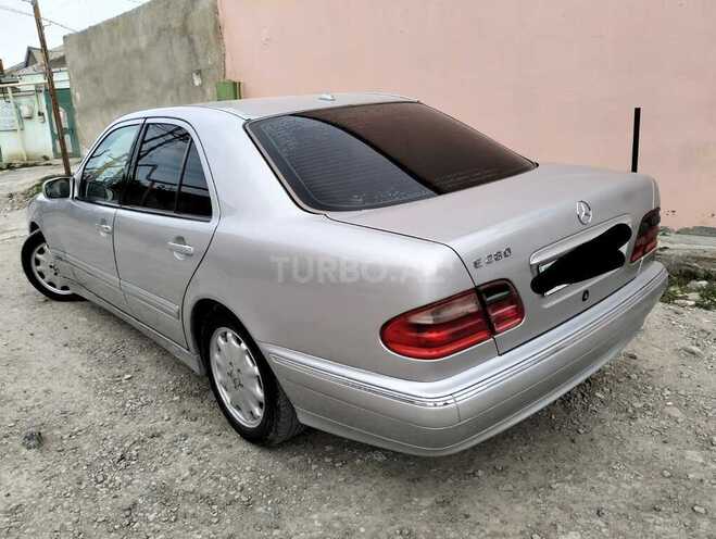 Mercedes E 280-18