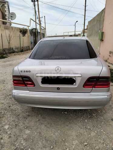 Mercedes E 280-19