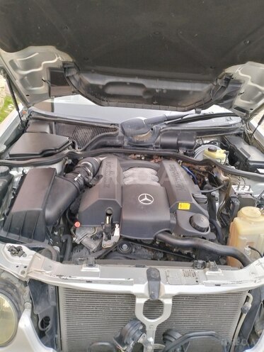 Mercedes E 280-12