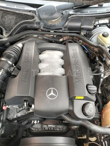 Mercedes E 280-21