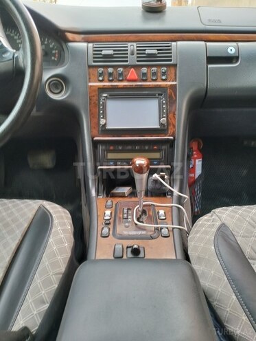 Mercedes E 280-7