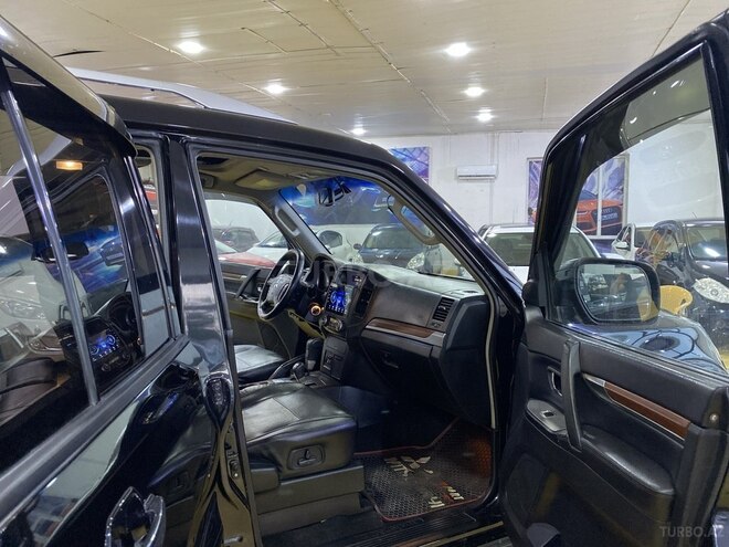 Mitsubishi Pajero-18