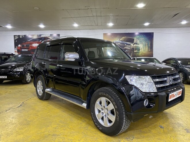 Mitsubishi Pajero-2