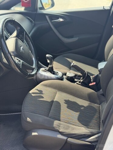 Opel Astra-11