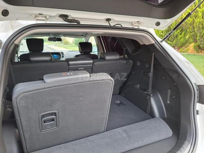 Hyundai Santa Fe-13