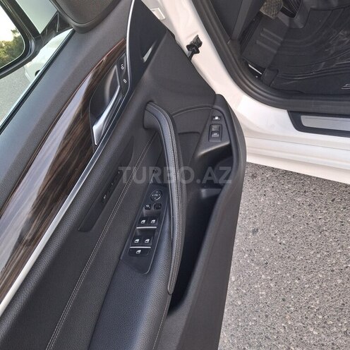 BMW 530e-9