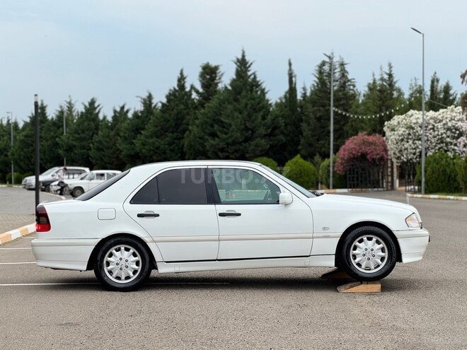 Mercedes C 200-8