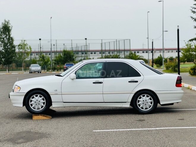Mercedes C 200-9