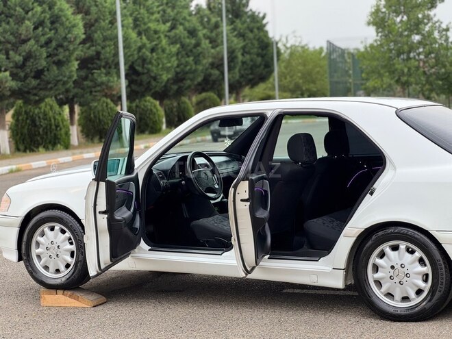 Mercedes C 200-13