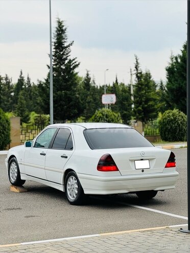 Mercedes C 200-10