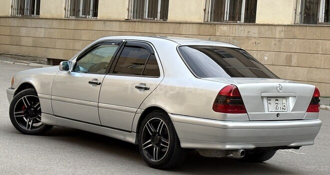 Mercedes C 200-7