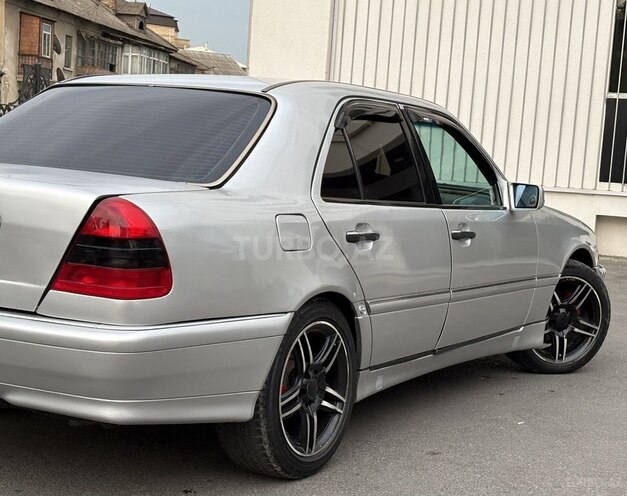 Mercedes C 200-8