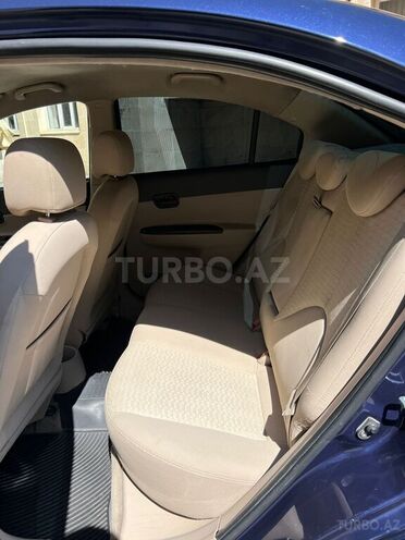 Hyundai Accent-10