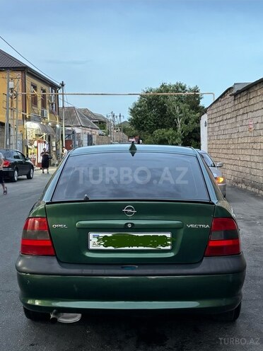 Opel Vectra-4