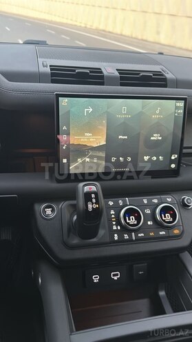 Land Rover Defender-9