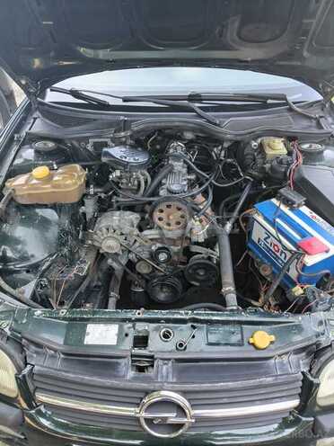Opel Omega-12