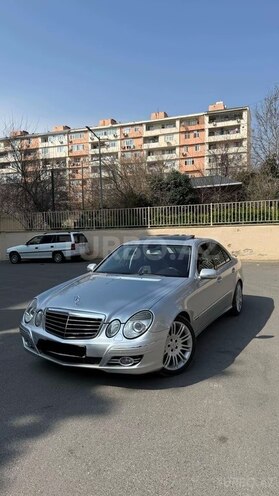 Mercedes E 220-1