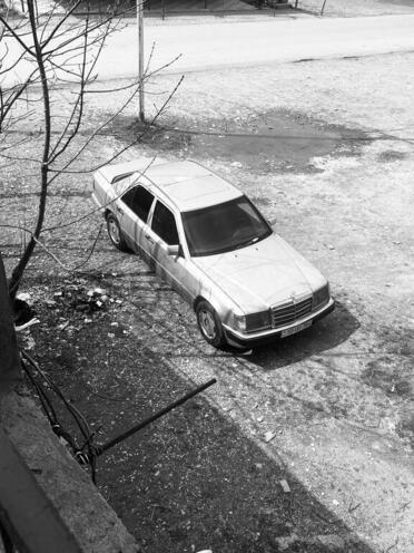 Mercedes 200 D-4