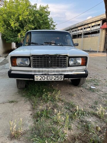 LADA (VAZ) 2107-1