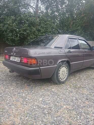 Mercedes 190-4