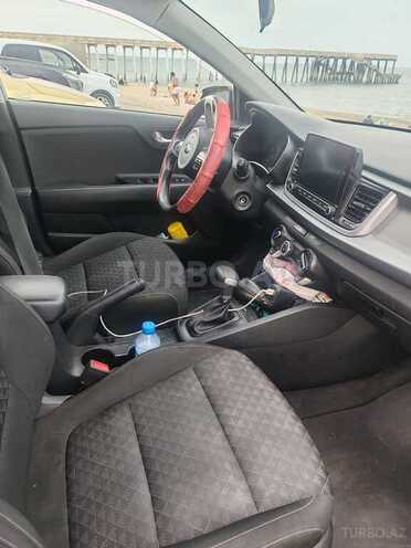 Kia Rio-7