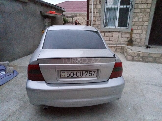 Opel Vectra-3