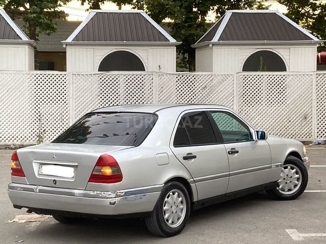 Mercedes C 180-6