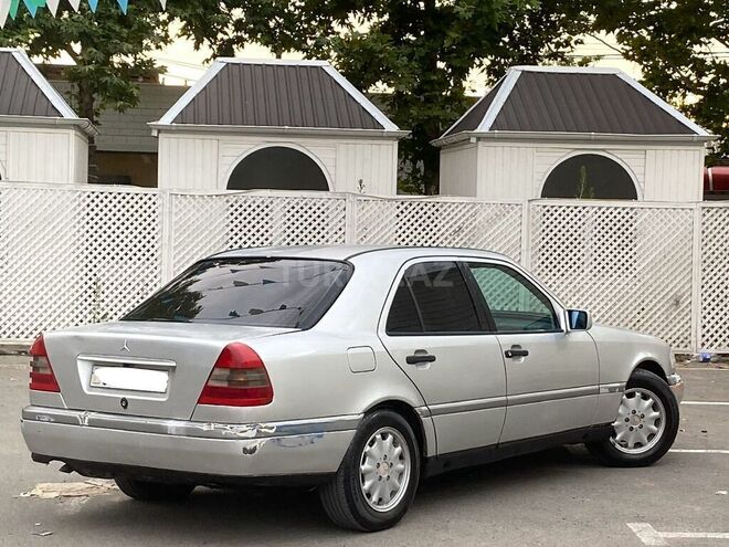 Mercedes C 180-4