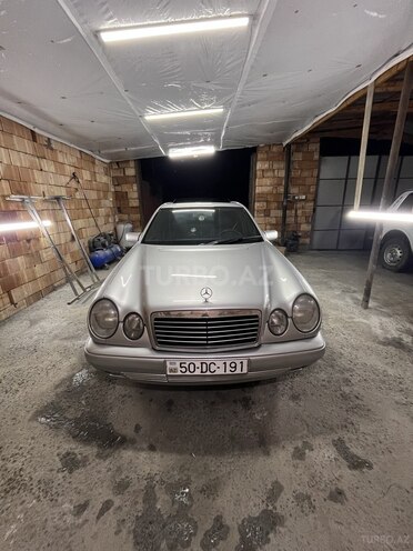 Mercedes E 230-2