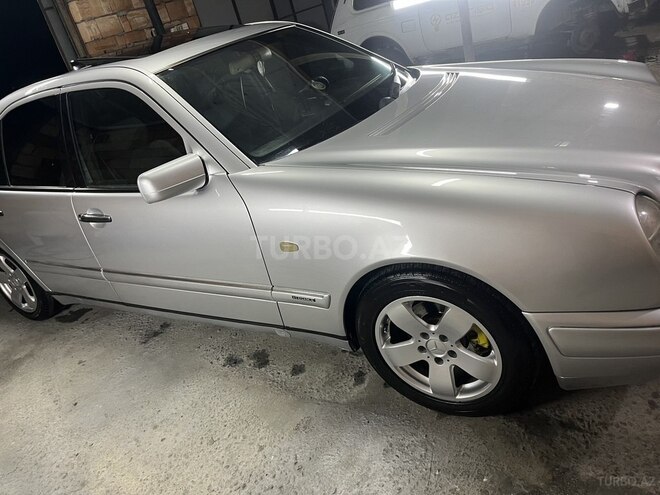 Mercedes E 230-4