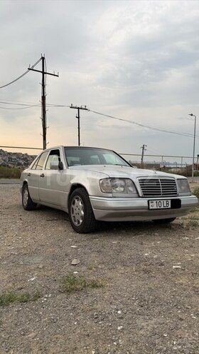 Mercedes 200 E-3