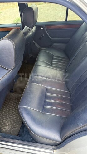 Mercedes 200 E-5