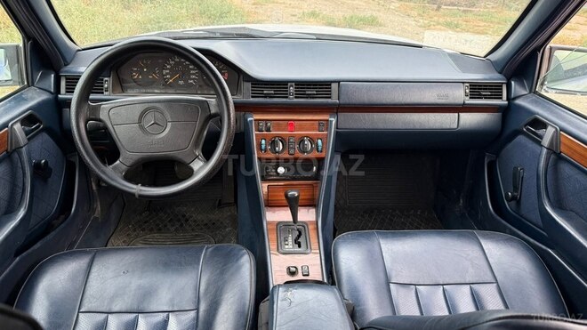 Mercedes 200 E-4