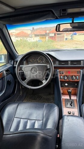 Mercedes 200 E-6