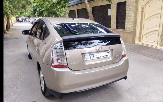 Toyota Prius-2