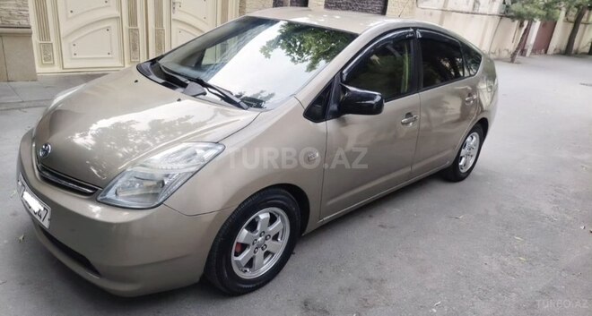 Toyota Prius-5