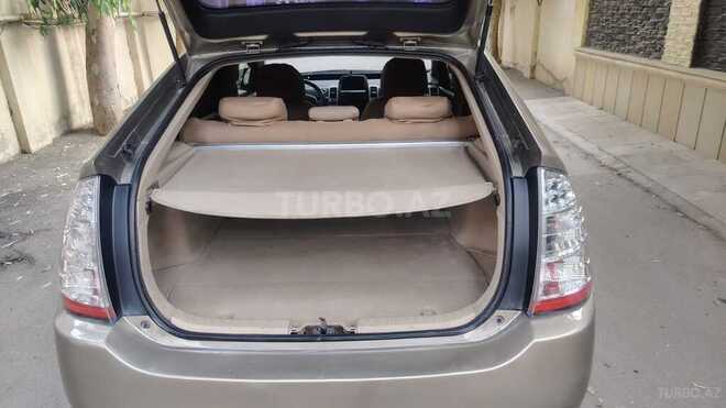 Toyota Prius-11