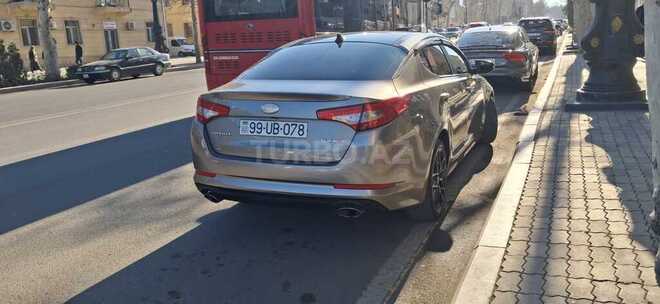 Kia Optima-4