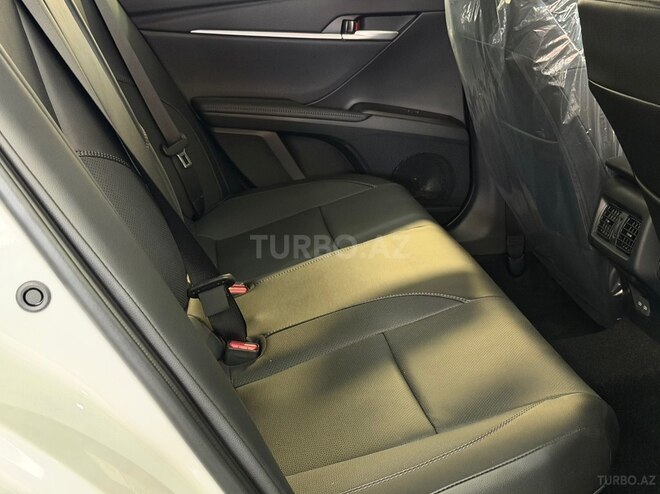 Toyota Camry-12