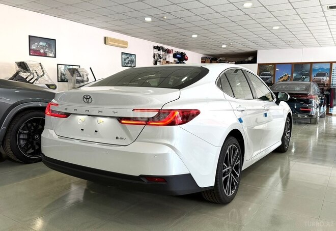 Toyota Camry-6