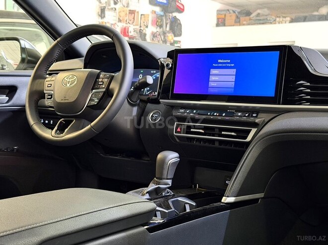 Toyota Camry-11
