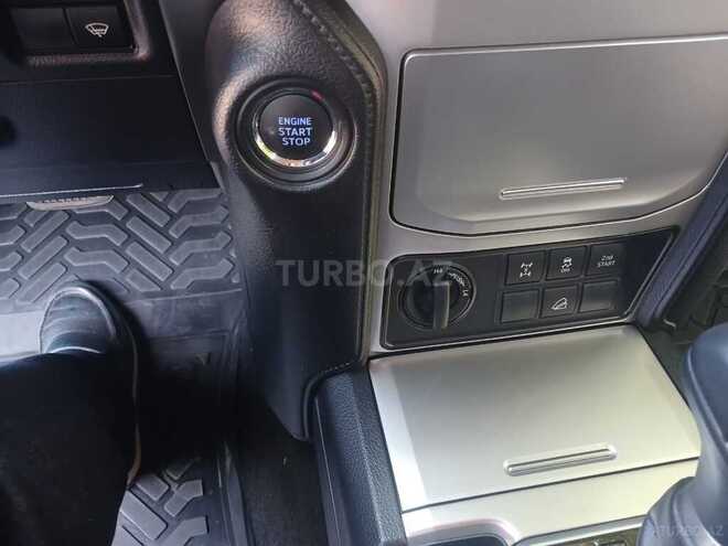 Toyota Land Cruiser Prado-6
