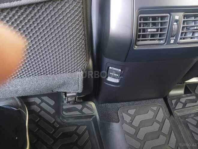 Toyota Land Cruiser Prado-11