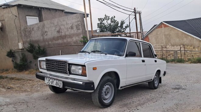 LADA (VAZ) 2107-1